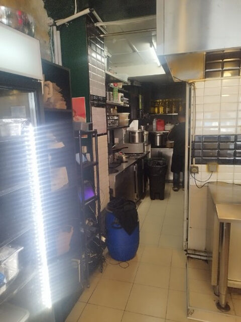   SNACK A  EMPORTER EXTRACTION  400MM PARIS 11e AVEC 2 STUDIOS INCLUS 