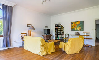  Immeuble à vendre 15 + pièces 474 m² Montbron