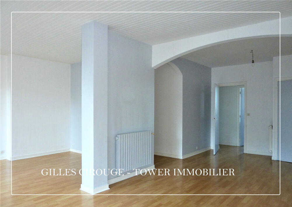 LORIENT HYPERCENTRE - GRAND APPARTEMENT DE CARACTERE - BEAUX VOLUMES.