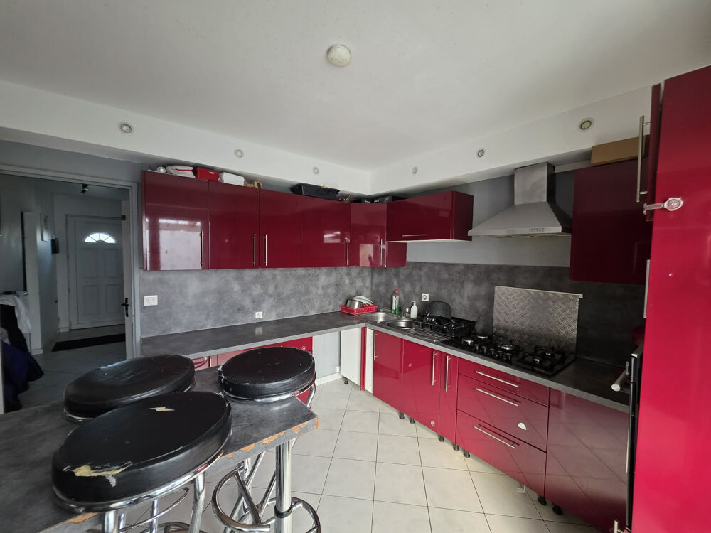 Vente Maison Maison 137 m2 / 6 chambres / terrasse 41 m2 / sous-sol am�nag� / garage double / jardin. Sallaumines