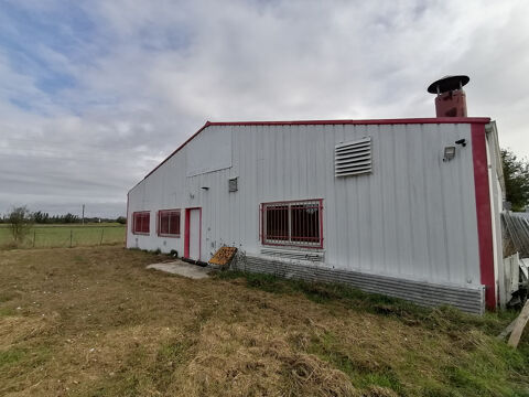 Entrep&ocirc;t avec bureaux &agrave; vendre   5 min de Montauban (Montbeton) 302000 82000 Montauban