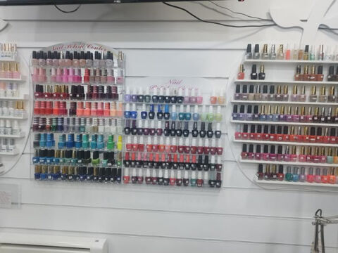   SALON D'ESTHÉTIQUE CLÉ EN MAIN avec 2 salles au sous sol   EMPLACEMENT PREMIUM   PARIS 11ÈME 