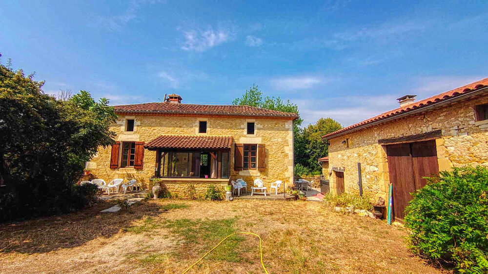 CORPS DE FERME DE CARACTERE MAISON DE MAITRE, LOGEMENT INDEPENDANT ET 300 M2 DE DEPENDANCES. 46700 SOTURAC