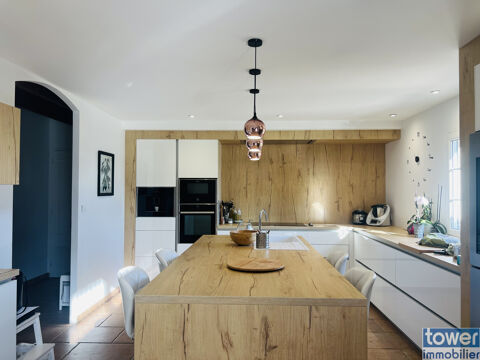  Proprit  avec une vue imprenable sur les Pyrnes,  Poucharramet Proprit/chteau - 6 pice(s) - 260 m