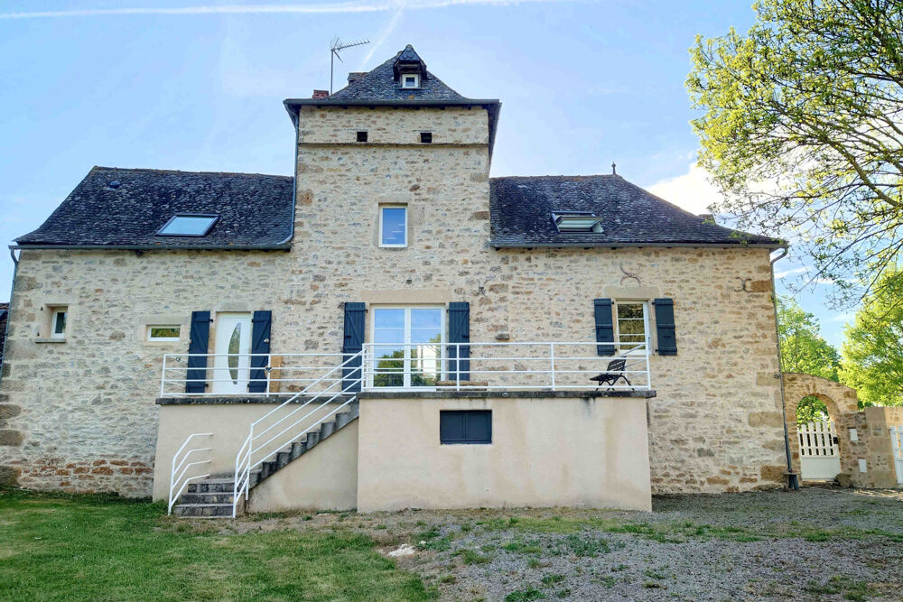JOLIE MAISON EN PIERRE DE 199 M2