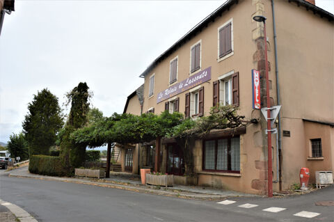   COMPLEXE IMMOBILIER DANS VILLAGE AUTHENTIQUE Maison - 13 pi�ce(s) - 300 m�