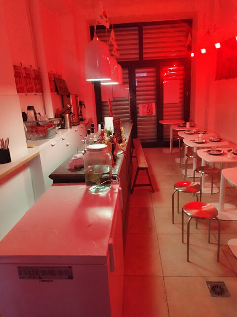 Belle boutique rue passante et commer&ccedil;ante Paris 11&egrave;me Id&eacute;al coffee shop, Epicerie... 50850 75011 Paris