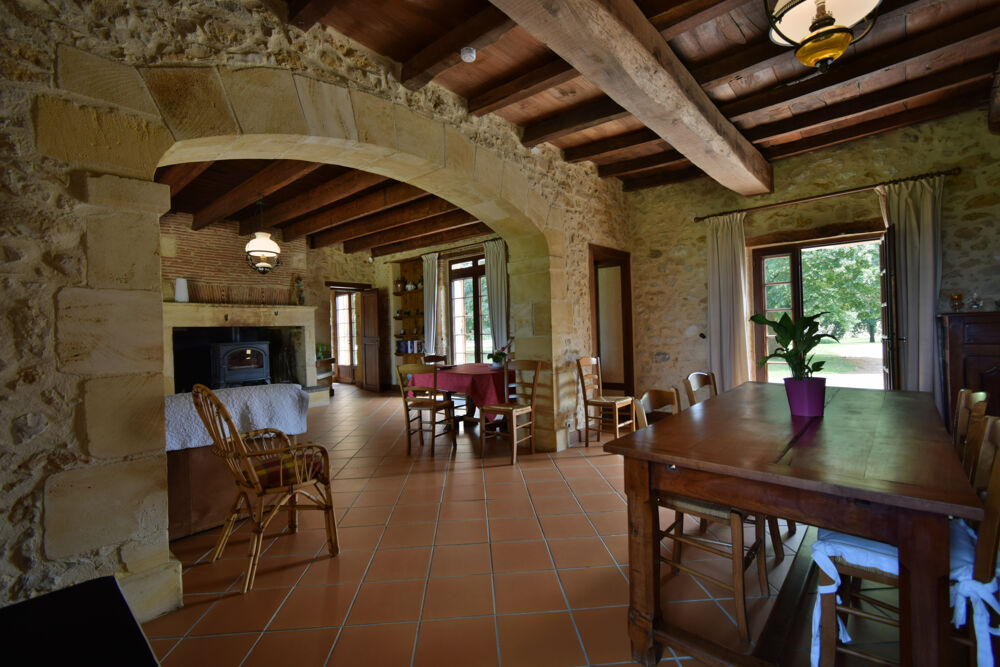 Vente Propriété/Château Proche Bergerac belle propriété de 4 hectares, demeure en pierre avec dépendances Bergerac
