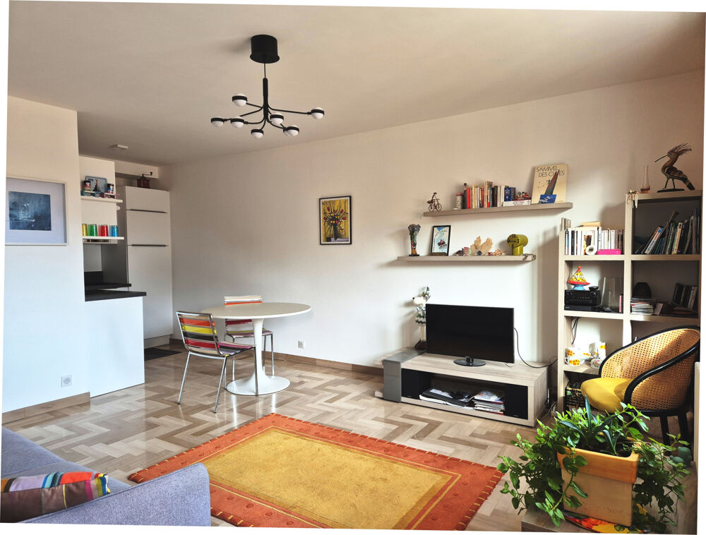 RARE A SANARY T2 AVEC GARAGE AU COEUR DU VILLAGE