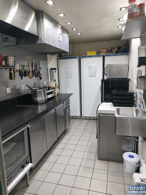   BEAU BAR RESTAURANT 100 M2 AVEC TERRASSE BEAUCOUP DE POTENTIEL BAIL TOUS COMMERCES 