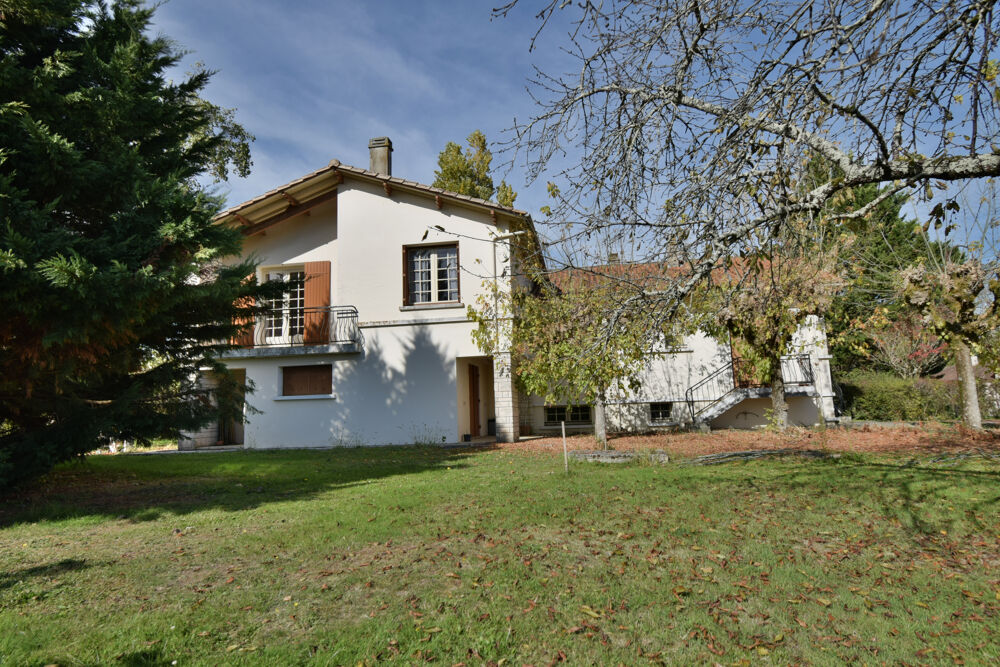 Vente Maison Proche Bergerac Maison de village de 176m2 sur terrain 2000m2 Bergerac