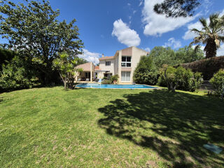  Maison  vendre 8 pices 210 m