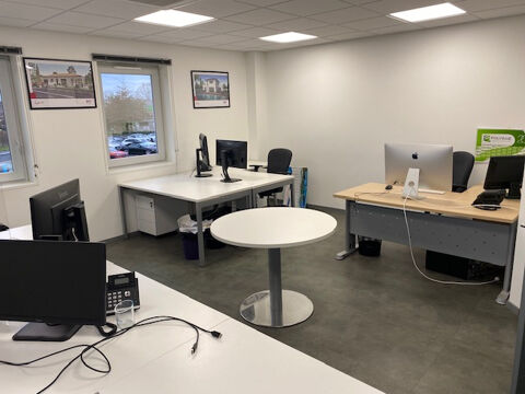   Btiment de 580m2  Saint-Jean-d'Illac, proche de Bordeaux 