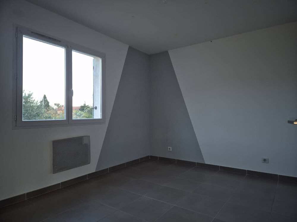 Vente Maison VILLA T4 avec GARAGE sur terrain PISCINABLE Cuers
