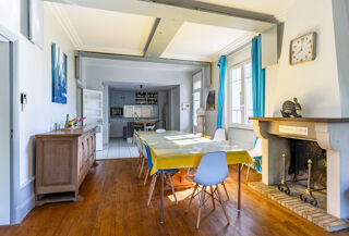  Immeuble à vendre 15 + pièces 474 m² Montbron