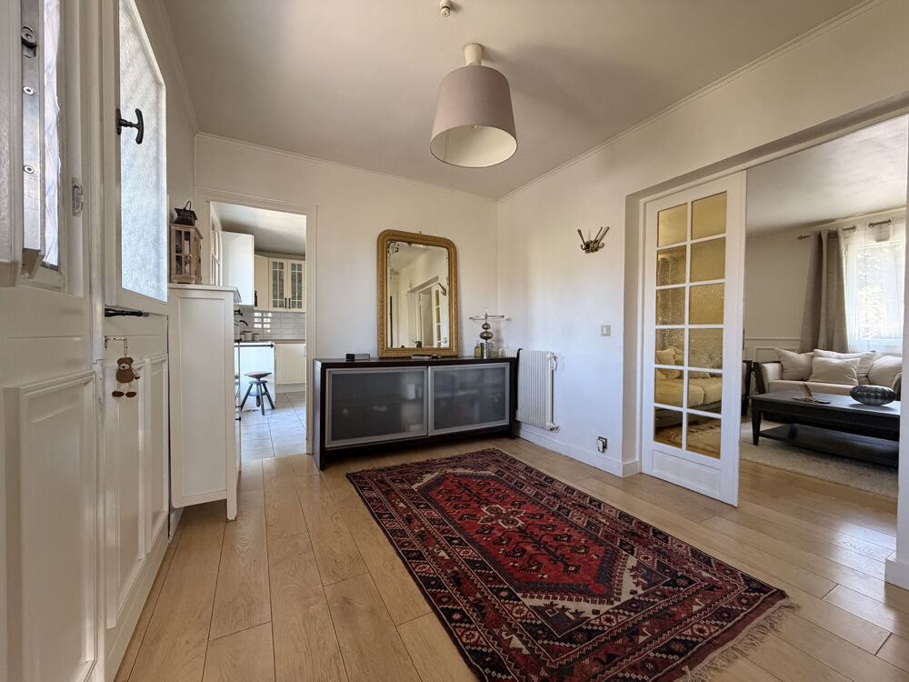 Maison individuelle 9 pièces 5 chambres DPE B Centre-ville Sous-sol entièrement aménagé
