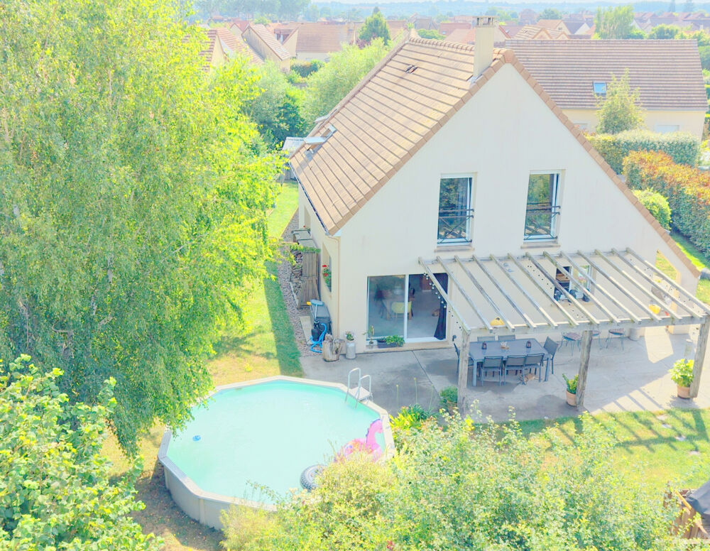Vente Maison EXCLUSIVITE !!! Maison de standing 2009   219 m2 habitables sur terrain de 945 M2   Située en NORMANDIE. Caen