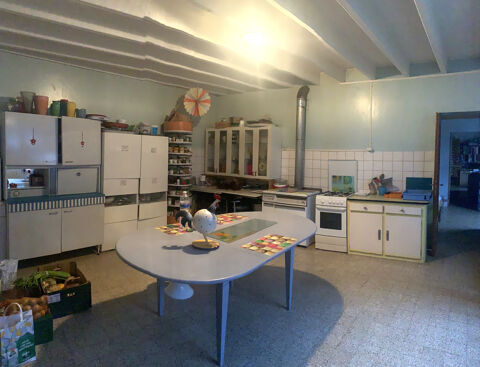   HAIMPS  17160  - Maison  8 pi�ces  sur un terrain de 1000 m2 avec un pr� de 1000 m2 en plus Maison - 8 pi�ce(s) - 250 m�