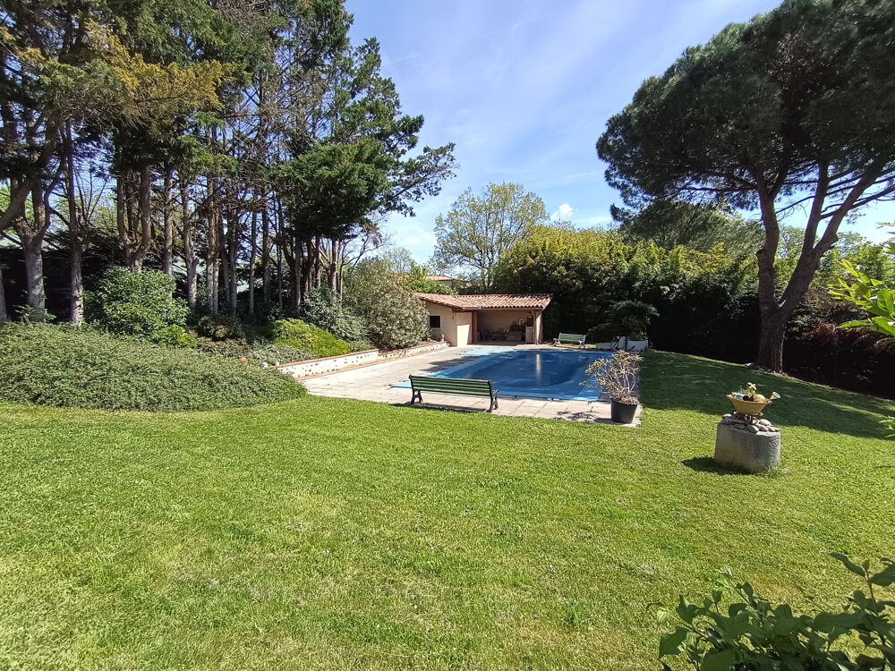 A 5 minutes de Merville - environnement exceptionnel - Maison 128 m2 - piscine - garage et hangar