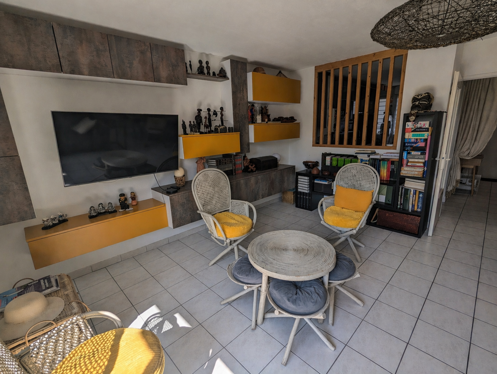 Maison de ville avec terrasse et stationnements privatifs en plein coeur de Villenave-dOrnon