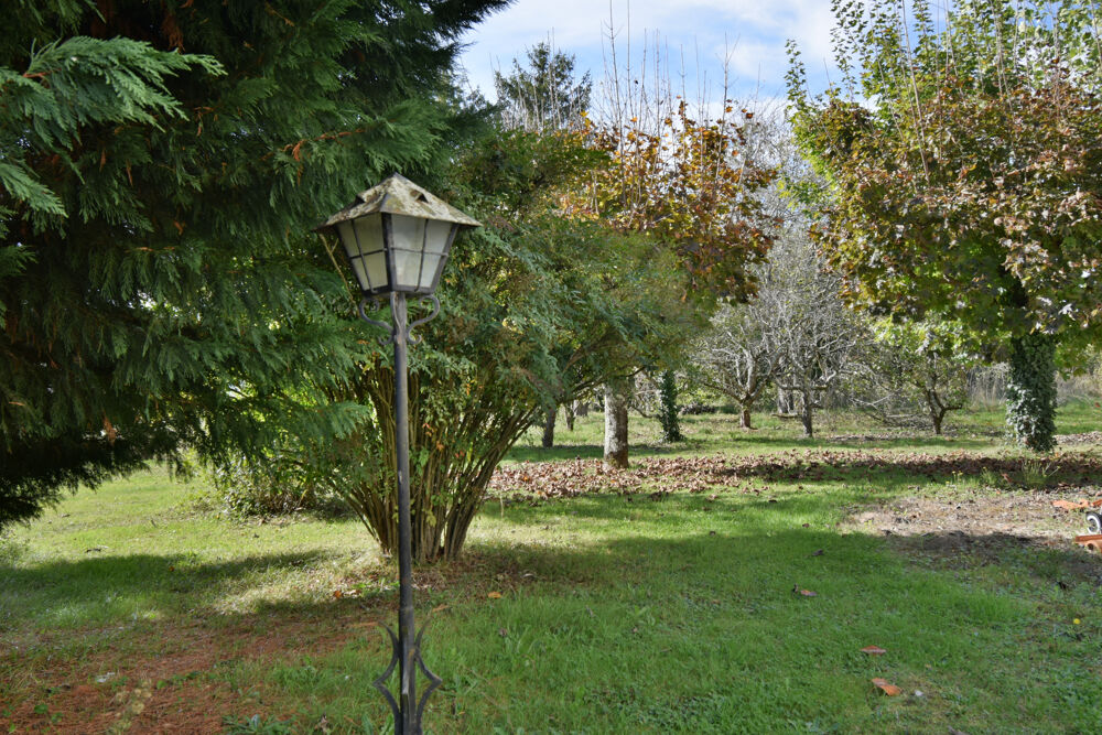 Vente Maison Proche Bergerac Maison de village de 176m2 sur terrain 2000m2 Bergerac