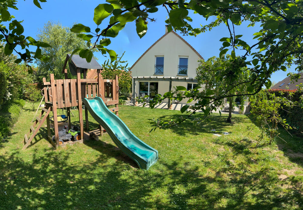 Vente Maison EXCLUSIVITE !!! Maison de standing 2009   219 m2 habitables sur terrain de 945 M2   Située en NORMANDIE. Sannerville