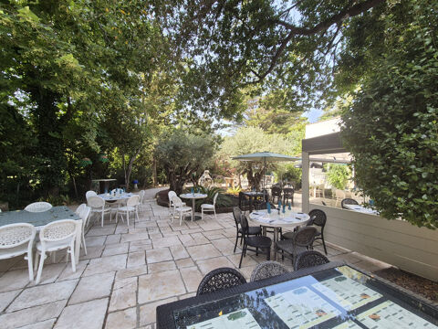 Hôtel restaurant 700m2 sur 4000m2 de terrain 375000 11100 Narbonne