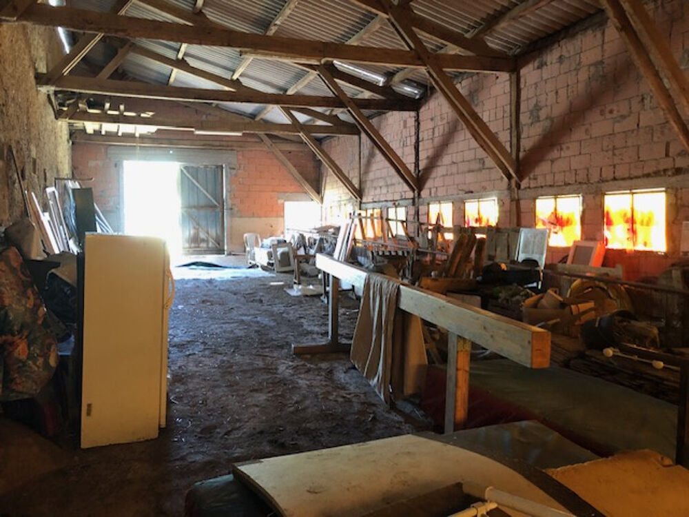 A vendre corps de ferme avec fort potentiel - LA Fouillade 12200