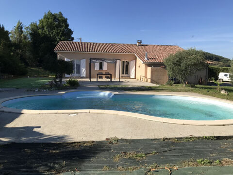   A 10 mm d'Agen centre, pavillon de plain-pied de 120m2 avec piscine, terrasse 75m2,  terrain clos de 6390m2 Maison - 5 pice(s) - 120 m