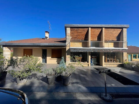   Ancienne boulangerie avec maison attenante. Maison - 5 pi�ce(s) - 110 m�