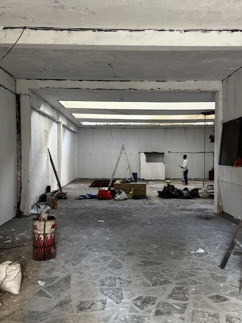 À VENDRE   Local commercial 187 m2   Ancien garage avec bureau et sanitaire   Marseille 12e (Saint-Jean d 470000 13012 Marseille