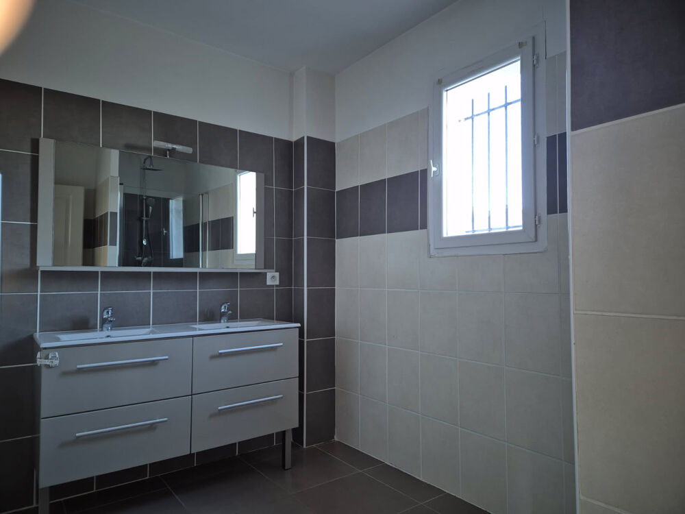 Vente Maison VILLA T4 avec GARAGE sur terrain PISCINABLE Cuers