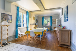  Immeuble à vendre 15 + pièces 474 m² Montbron