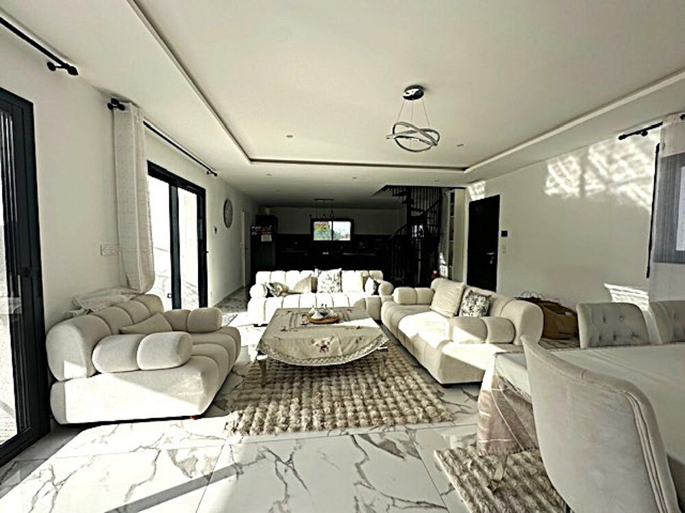 Vente Maison ST HILAIRE à 5 mn de Muret Maison Contemporaine en T5 Récente de 144 m2 avec Garage et Piscine sur Terrain de St hilaire