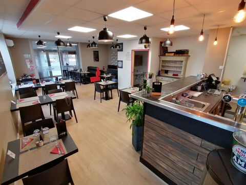   Dieupentale - Immeuble composé d'un appartement et d'un restaurant loués 