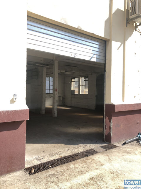   LOUE ENTREPOT 125 M2 A MIMET 