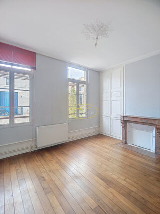  Appartement à louer 2 pièces 45 m²