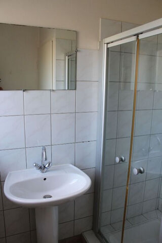  Appartement à louer 4 pièces 74 m²