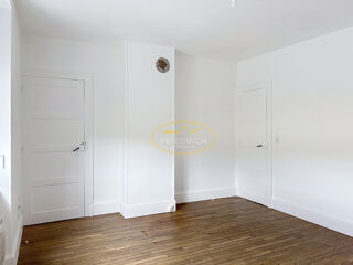  Appartement à louer 3 pièces 86 m²