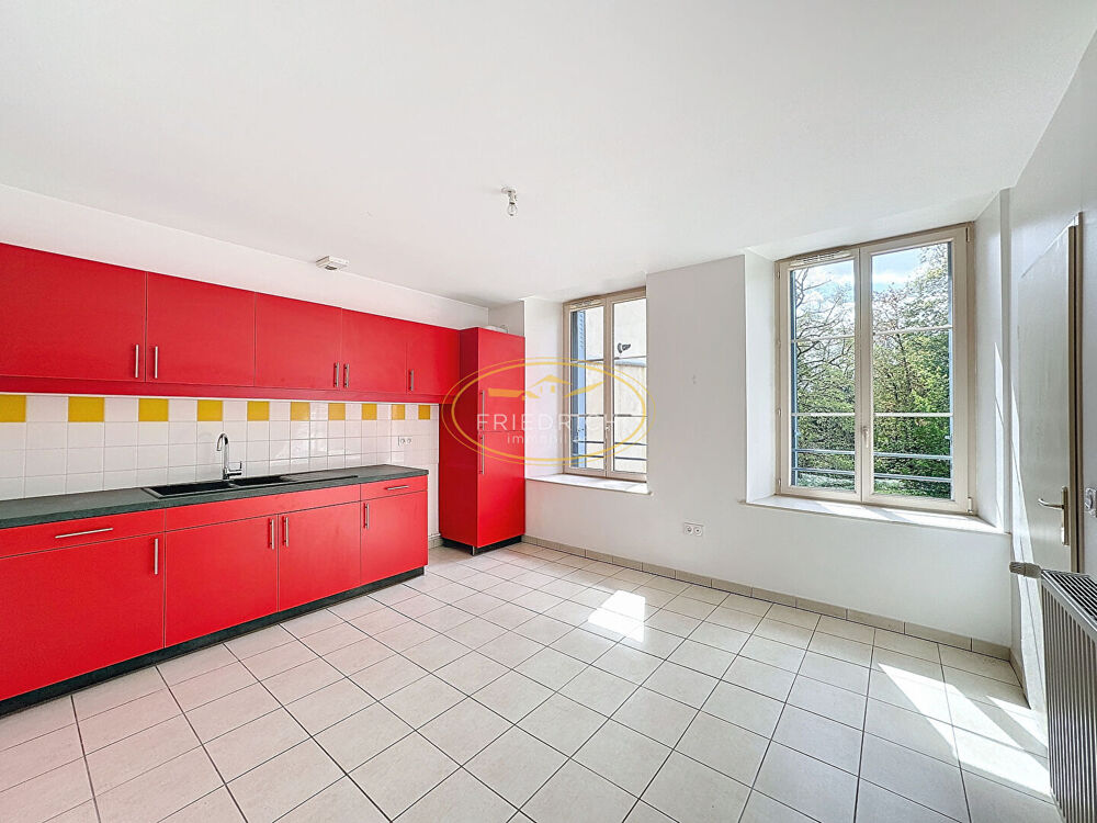 SPACIEUX APPARTEMENT F4 DE 112 m2 EN PLEIN COEUR DE COMMERCY !
