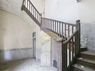  Maison  vendre 15 + pices 550 m