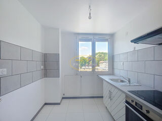  Appartement à louer 3 pièces 65 m²