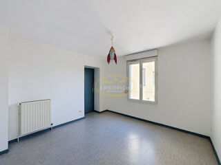  Appartement à louer 4 pièces 111 m²