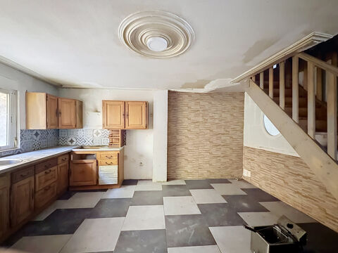  MAISON DE VILLAGE À RÉNOVER Maison - 10 pièce(s) - 223 m²