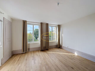  Appartement à louer 4 pièces 113 m²