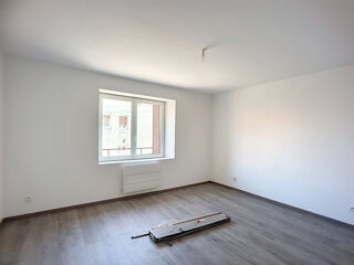  Appartement à louer 3 pièces 75 m²