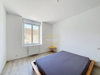  Appartement à louer 4 pièces 91 m²