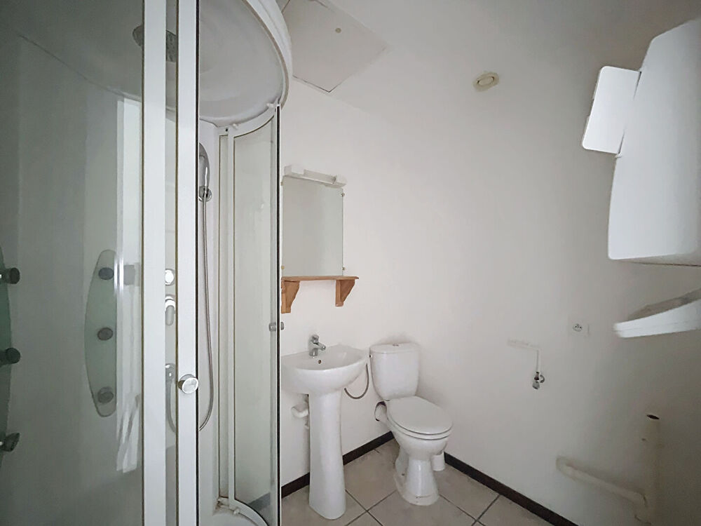 À LOUER APPARTEMENT T2 AU 1er ÉTAGE EN CENTRE-VILLE DE COMMERCY !