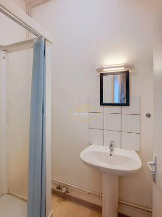  Appartement à louer 1 pièce 30 m²