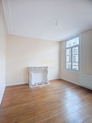  Appartement à louer 2 pièces 45 m²